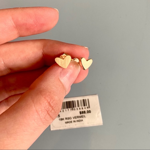 [SOLD] Ari Heart Earrings In 18k Rose Gold Vermeil - Picture 2 of 6